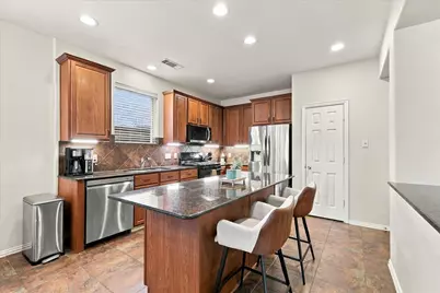 10621 Matador Drive, McKinney, TX 75072 - Photo 3