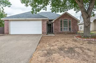 1512 Manitoba Ln, Glenn Heights, TX 75154 - Photo 1