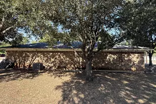 401 5th St, Valley Mills, TX 76689 - Photo 5