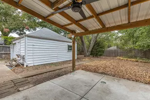 8714 Forest Hills Blvd, Dallas, TX 75218 - Photo 19