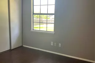 2101 Pennington Dr, Arlington, TX 76014 - Photo 9