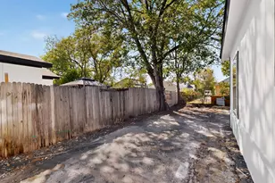 651 Ezekial Ave, Dallas, TX 75217 - Photo 35