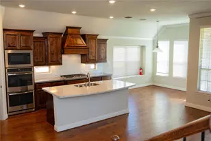 504 Pineview Dr, Euless, TX 76039 - Photo 5