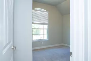 504 Pineview Dr, Euless, TX 76039 - Photo 11