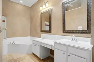 18240 Midway Rd, Dallas, TX 75287 - Photo 17