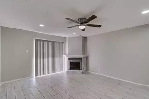 2714 Meadow Bluff Ln, Dallas, TX 75237 - Photo 9
