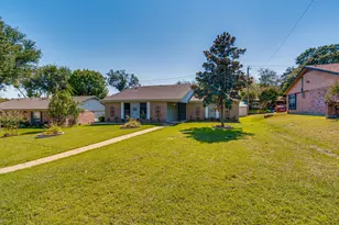 2714 Meadow Bluff Ln, Dallas, TX 75237 - Photo 5