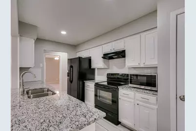 2714 Meadow Bluff Lane, Dallas, TX 75237 - Photo 27