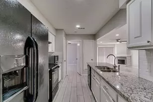 2714 Meadow Bluff Ln, Dallas, TX 75237 - Photo 31