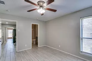 2714 Meadow Bluff Ln, Dallas, TX 75237 - Photo 17