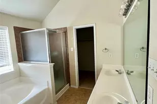 1801 Kathryn Ct, Arlington, TX 76018 - Photo 9