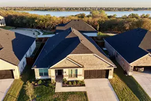 2305 Valencia Dr, Little Elm, TX 75068 - Photo 5