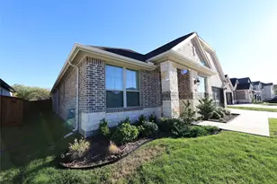 2305 Valencia Dr, Little Elm, TX 75068 - Photo 3