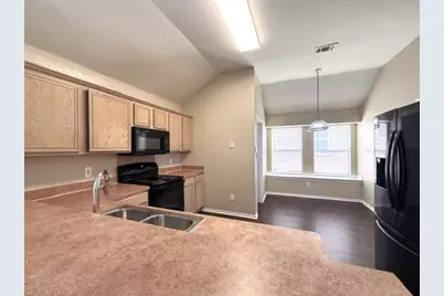 2218 W Thoroughbred Drive, Lancaster, TX 75146 - Photo 7