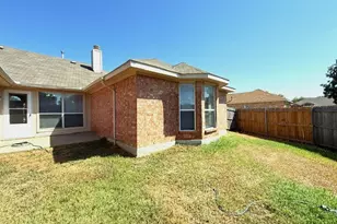2218 W Thoroughbred Dr, Lancaster, TX 75146 - Photo 1