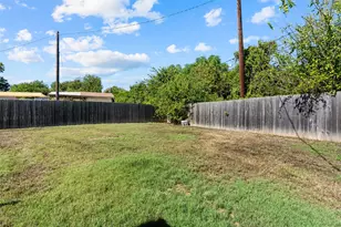 128 E Johnson St, Hewitt, TX 76643 - Photo 27