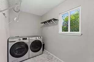 128 E Johnson St, Hewitt, TX 76643 - Photo 11