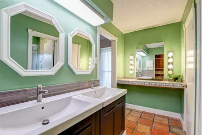 1910 Middle Glen Drive, Carrollton, TX 75007 - Photo 27
