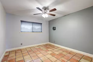 1910 Middle Glen Dr, Carrollton, TX 75007 - Photo 17