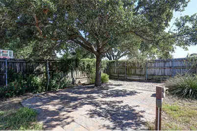 1910 Middle Glen Drive, Carrollton, TX 75007 - Photo 33