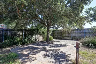 1910 Middle Glen Dr, Carrollton, TX 75007 - Photo 33