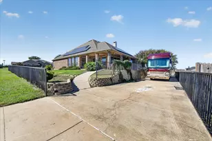 7529 Zinnia Ln, Forest Hill, TX 76140 - Photo 1