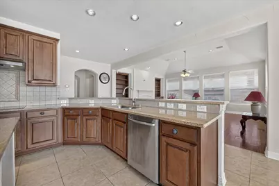 7529 Zinnia Lane, Forest Hill, TX 76140 - Photo 15
