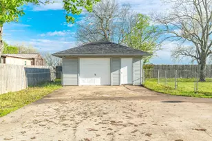 300 E Short St, Leonard, TX 75452 - Photo 3