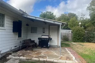 1021 E Russell Ave, Carrollton, TX 75006 - Photo 21