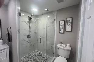 1021 E Russell Ave, Carrollton, TX 75006 - Photo 19