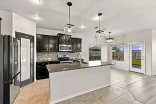 1025 Doe Meadow Dr, Fort Worth, TX 76028 - Photo 11