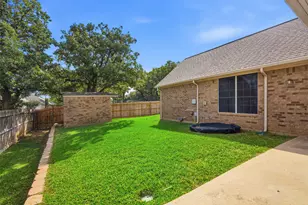 3018 Oak Cove Rd, Arlington, TX 76017 - Photo 25