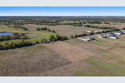 784 County Road 1021, Wolfe City, TX 75496 - Photo 29