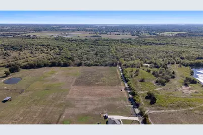 784 County Road 1021, Wolfe City, TX 75496 - Photo 7
