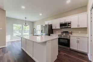 923 Putman St, Sulphur Springs, TX 75482 - Photo 9