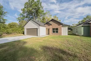 921 Putman, Sulphur Springs, TX 75482 - Photo 3