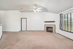 1004 Cedarbrook Circle, Grand Prairie, TX 75052 - Photo 19