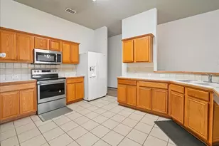 1004 Cedarbrook Circle, Grand Prairie, TX 75052 - Photo 15