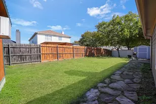 1004 Cedarbrook Circle, Grand Prairie, TX 75052 - Photo 29
