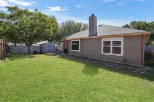 1004 Cedarbrook Circle, Grand Prairie, TX 75052 - Photo 31