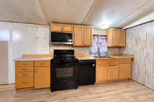708 Lincoln St, Campbell, TX 75422 - Photo 9