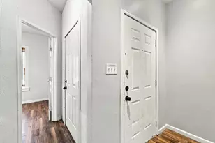 305 E 6th St, Dallas, TX 75203 - Photo 11