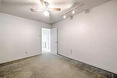 2909 Lee Park Drive, Irving, TX 75062 - Photo 11