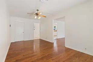 1319 Royal Oaks Dr, Waco, TX 76710 - Photo 9
