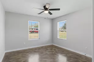 612 W Coffin St, Denison, TX 75020 - Photo 13