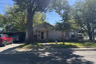 114 Wainwright St, Whitesboro, TX 76273 - Photo 1