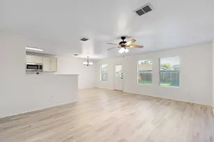 1128 Boxwood Dr, Crowley, TX 76036 - Photo 7