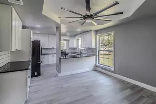 768 Elmwood Dr, Woodway, TX 76712 - Photo 3