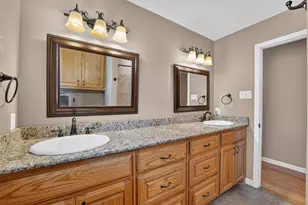 9733 Edgelake Dr, Dallas, TX 75218 - Photo 7