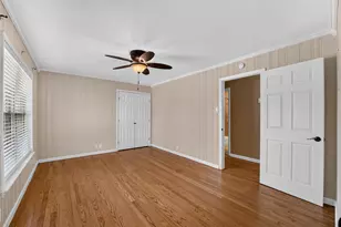 9733 Edgelake Dr, Dallas, TX 75218 - Photo 29